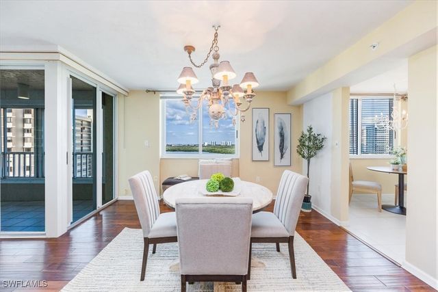 21 Bluebill AVE B806, Naples, FL 34108