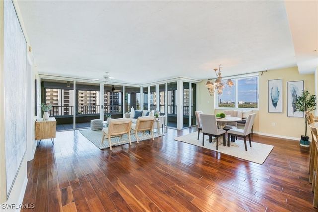 21 Bluebill AVE B806, Naples, FL 34108