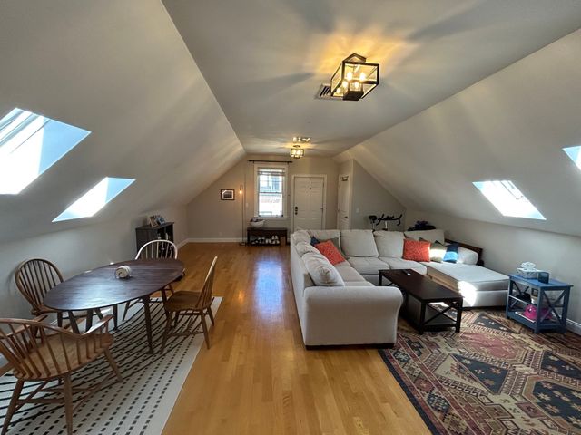 116 Chestnut St 5, Waltham, MA 02453
