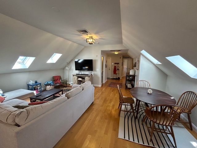 116 Chestnut St 5, Waltham, MA 02453