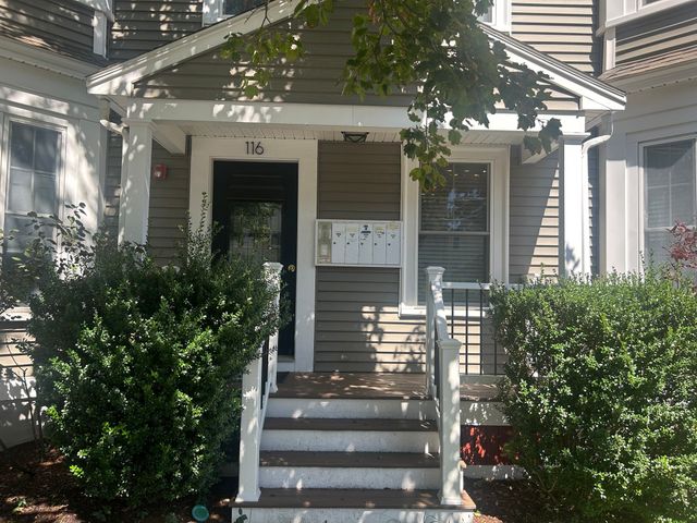 116 Chestnut St 5, Waltham, MA 02453