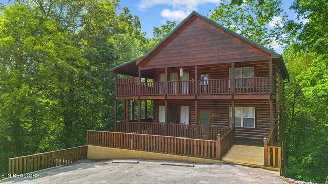 2021 Oakmont Drive, Sevierville, TN 37876