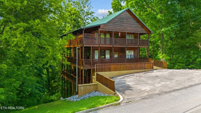 2021 Oakmont Drive, Sevierville, TN 37876