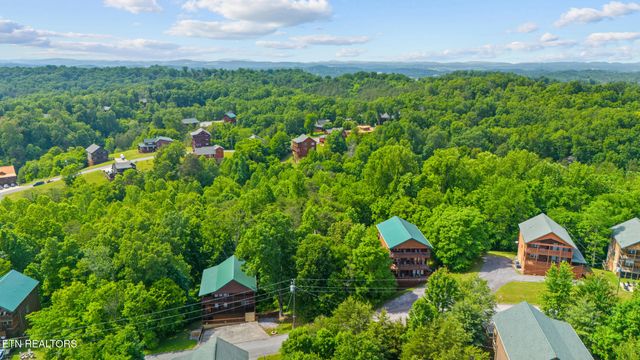 2021 Oakmont Drive, Sevierville, TN 37876