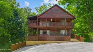 2021 Oakmont Drive, Sevierville, TN 37876