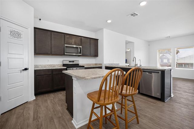3508 Furrow Drive, Yukon, OK 73099