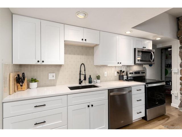 370 E La Bonte St B-E, Dillon, CO 80435