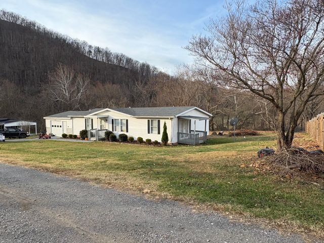 125 Compton DR, Elliston, VA 24087