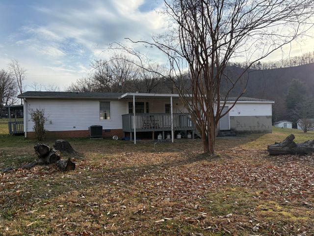 125 Compton DR, Elliston, VA 24087