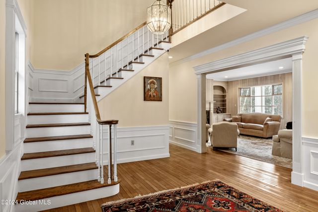 660 N Broadway, Saratoga Springs, NY 12866