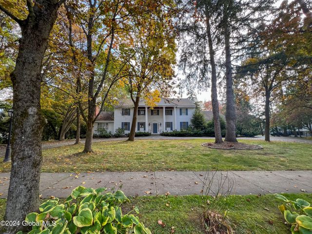 660 N Broadway, Saratoga Springs, NY 12866