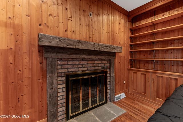 660 N Broadway, Saratoga Springs, NY 12866