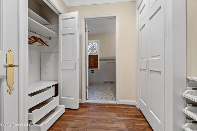 660 N Broadway, Saratoga Springs, NY 12866