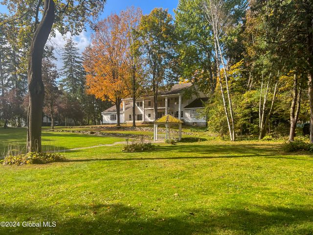 660 N Broadway, Saratoga Springs, NY 12866