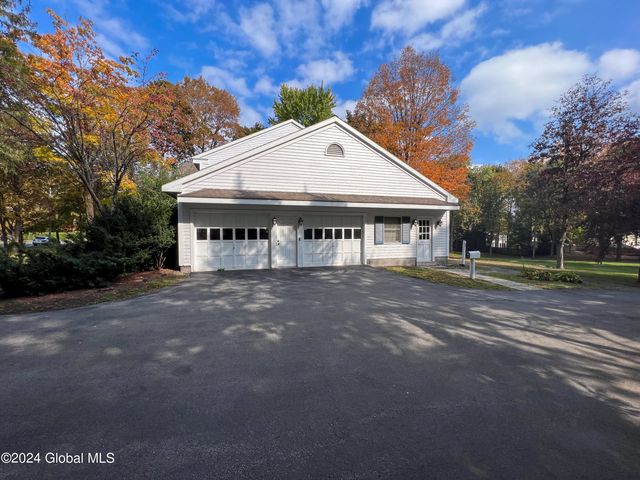 660 N Broadway, Saratoga Springs, NY 12866