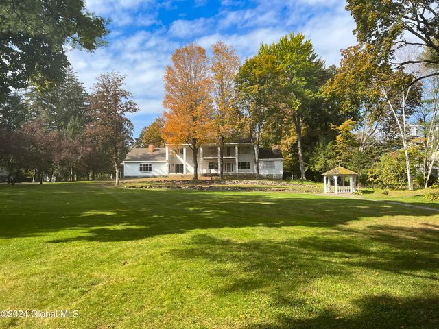 660 N Broadway, Saratoga Springs, NY 12866