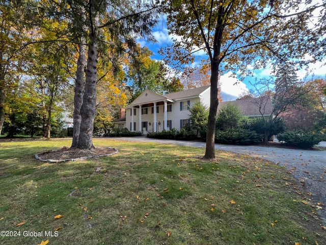 660 N Broadway, Saratoga Springs, NY 12866