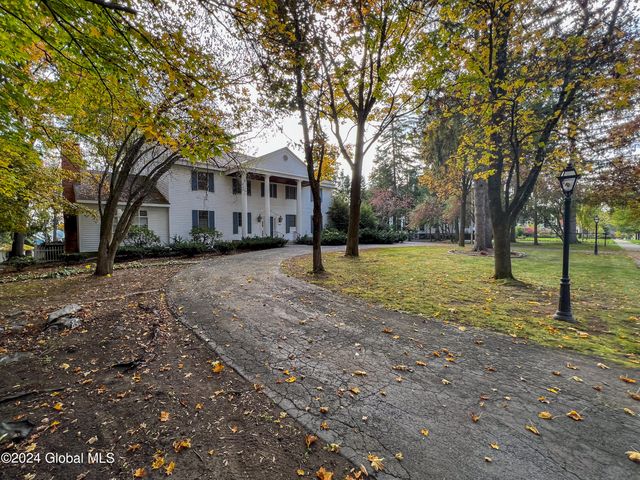 660 N Broadway, Saratoga Springs, NY 12866