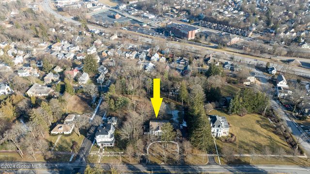 660 N Broadway, Saratoga Springs, NY 12866