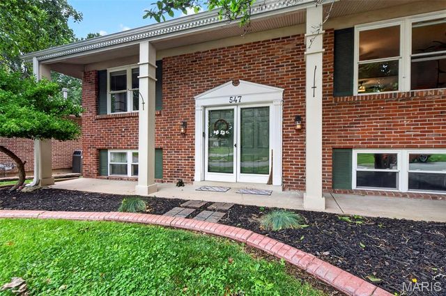 547 Golfwood Drive, Ballwin, MO 63021
