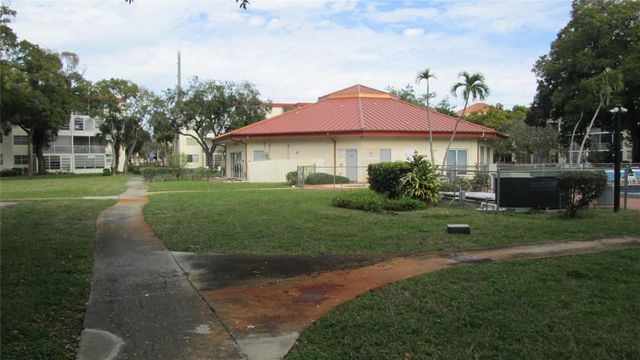 3001 NW 48th Avenue 237, Lauderdale Lakes, FL 33313