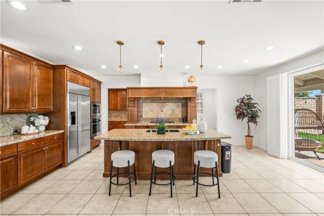 22588 Lamplight, Saugus, CA 91350