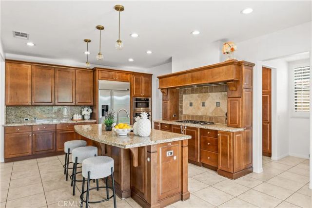 22588 Lamplight, Saugus, CA 91350