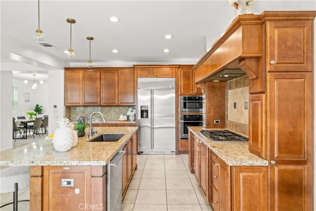 22588 Lamplight, Saugus, CA 91350