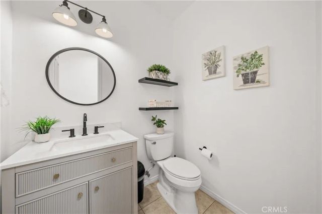 22588 Lamplight, Saugus, CA 91350