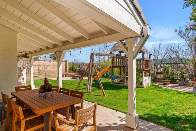 22588 Lamplight, Saugus, CA 91350