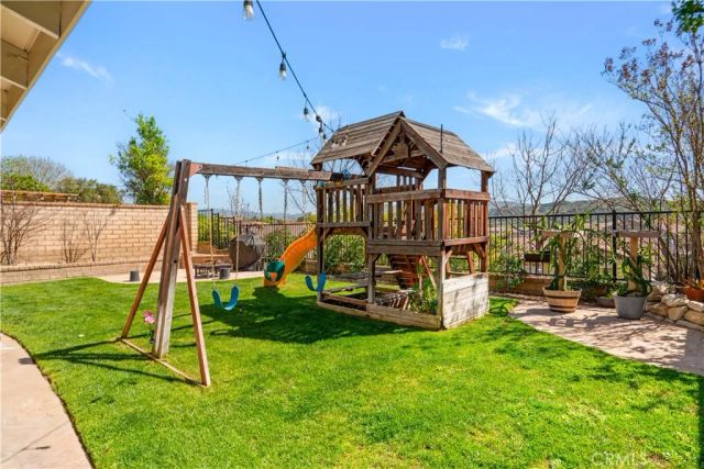 22588 Lamplight, Saugus, CA 91350