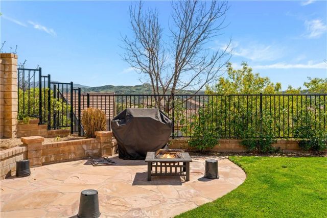 22588 Lamplight, Saugus, CA 91350