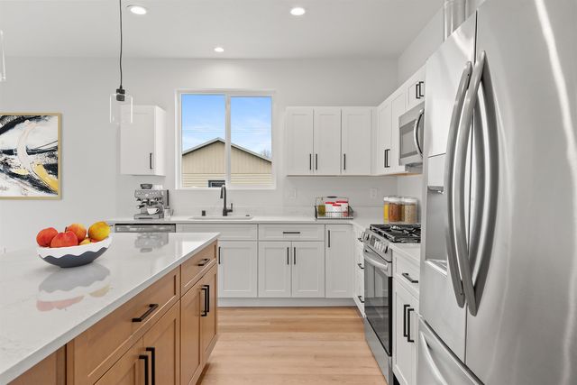 17807 E 3rd Ln, Spokane Valley, WA 99016