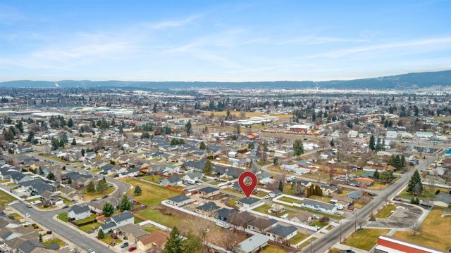 17807 E 3rd Ln, Spokane Valley, WA 99016