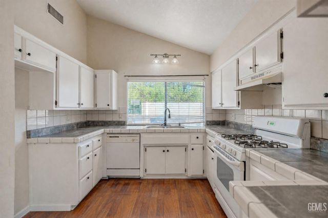 3000 Verdant, Bakersfield, CA 93309