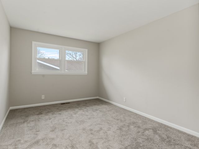 322 Rockhurst Road, Bolingbrook, IL 60440