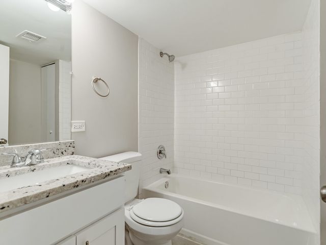 322 Rockhurst Road, Bolingbrook, IL 60440