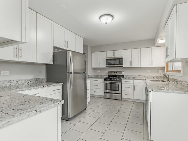 322 Rockhurst Road, Bolingbrook, IL 60440