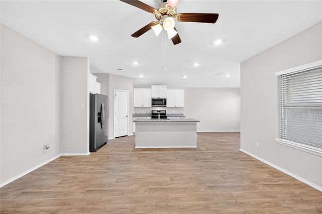 2411 Mulligan Lane, Navasota, TX 77868