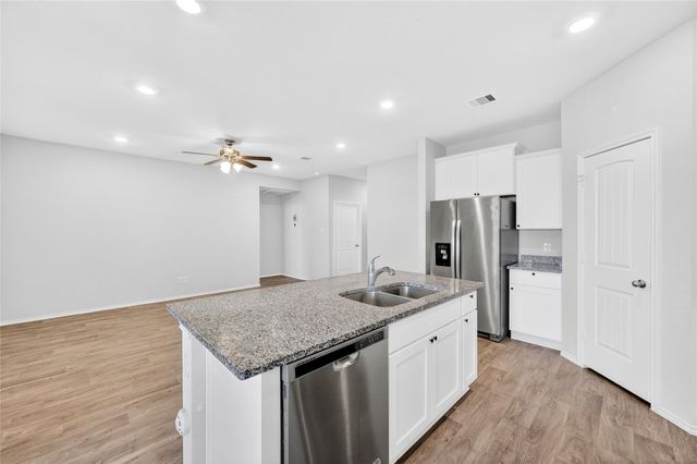 2411 Mulligan Lane, Navasota, TX 77868