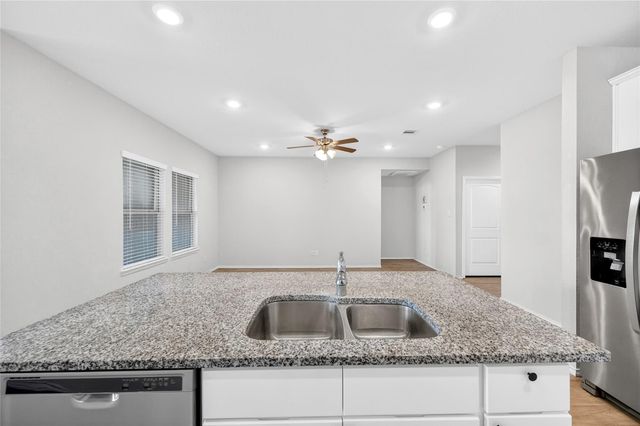 2411 Mulligan Lane, Navasota, TX 77868