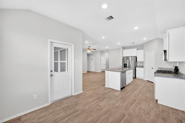 2411 Mulligan Lane, Navasota, TX 77868