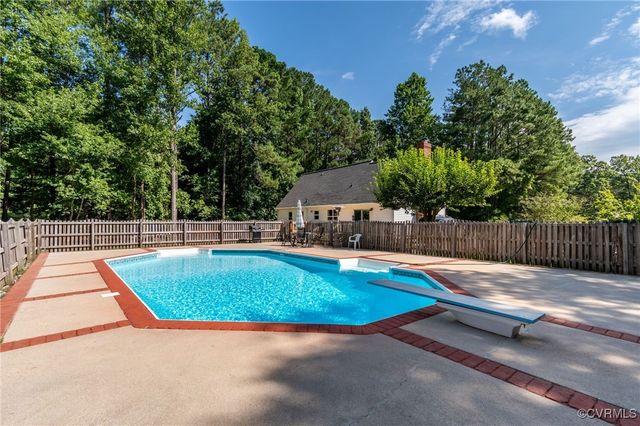 15410 Rowlett Rd, Chesterfield, VA 23838