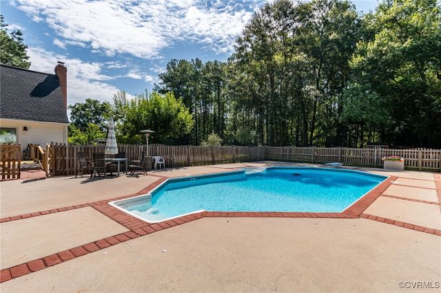 15410 Rowlett Rd, Chesterfield, VA 23838