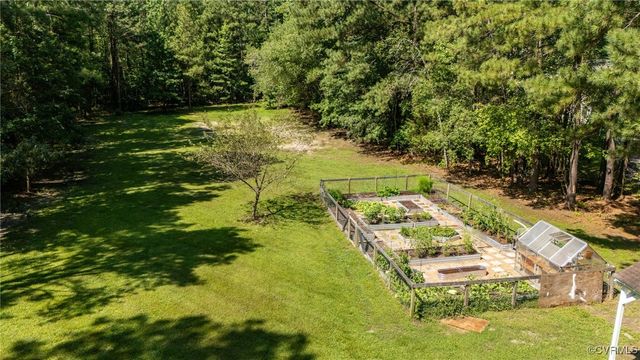 15410 Rowlett Rd, Chesterfield, VA 23838
