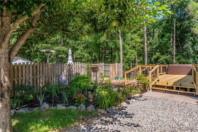 15410 Rowlett Rd, Chesterfield, VA 23838