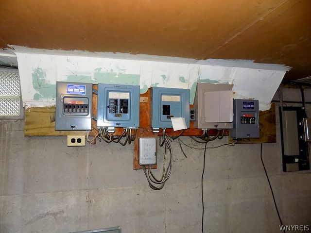 373 Carmen Road, Amherst, NY 14226