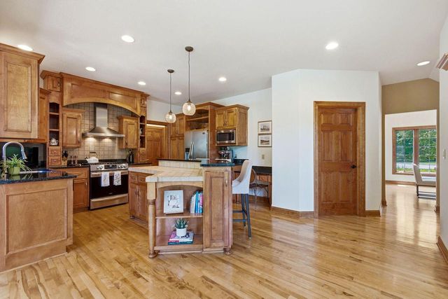 N34W33440 Hickory LANE, Nashotah, WI 53058