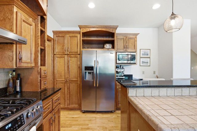 N34W33440 Hickory LANE, Nashotah, WI 53058