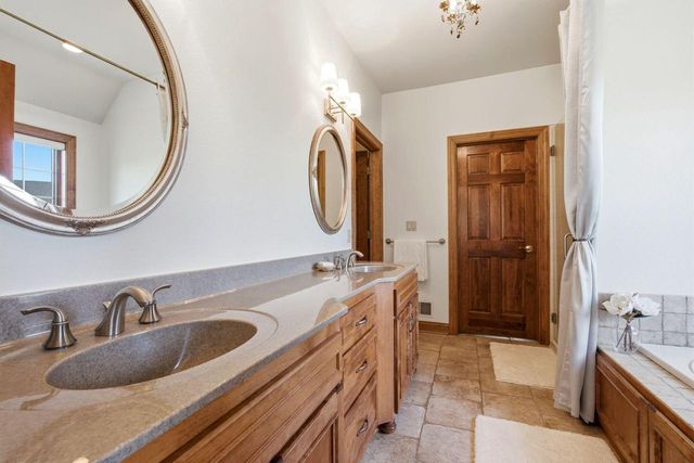 N34W33440 Hickory LANE, Nashotah, WI 53058